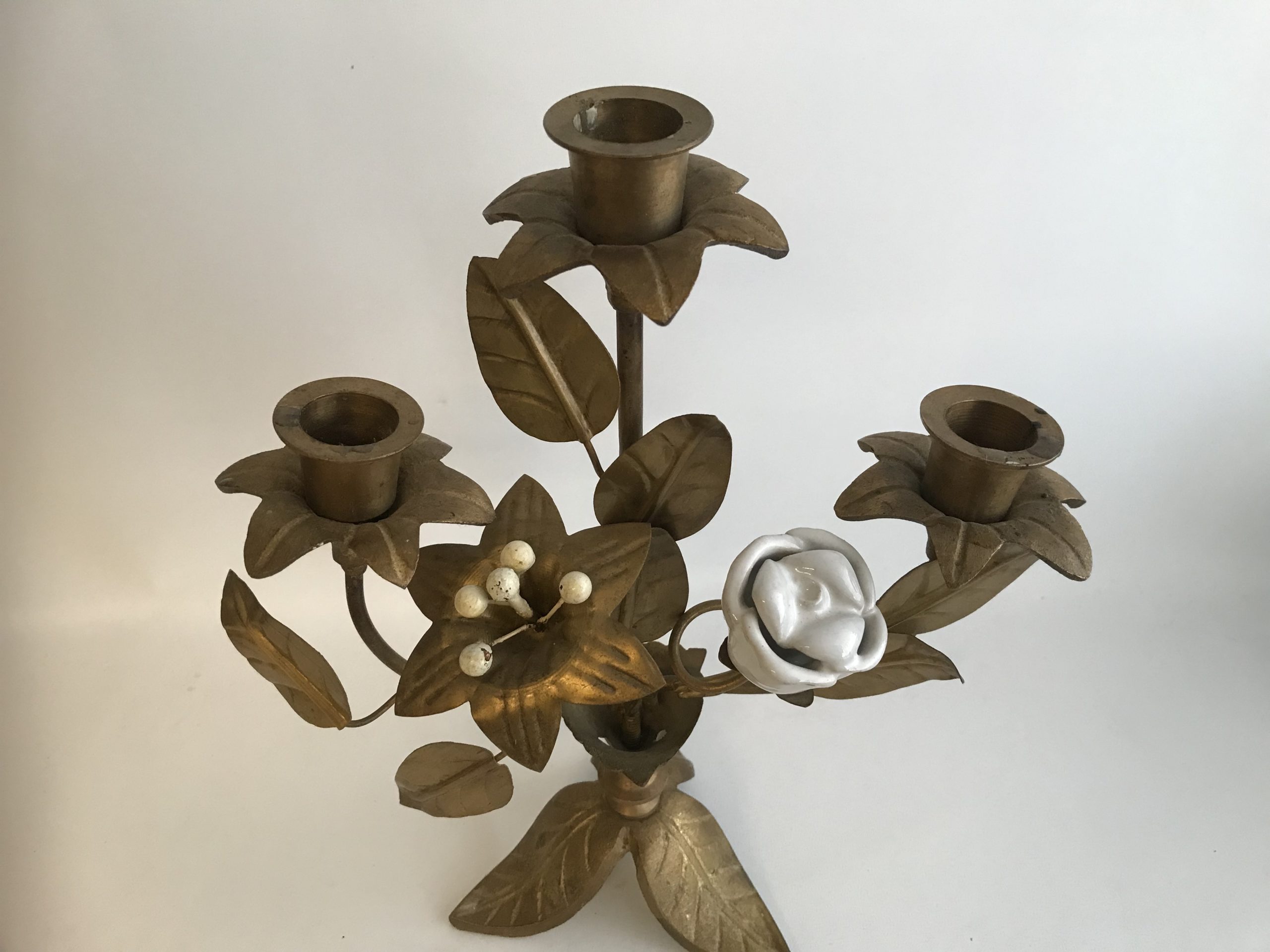 50B9FF41-90A6-41A8-A14A-4ECAFDD48503