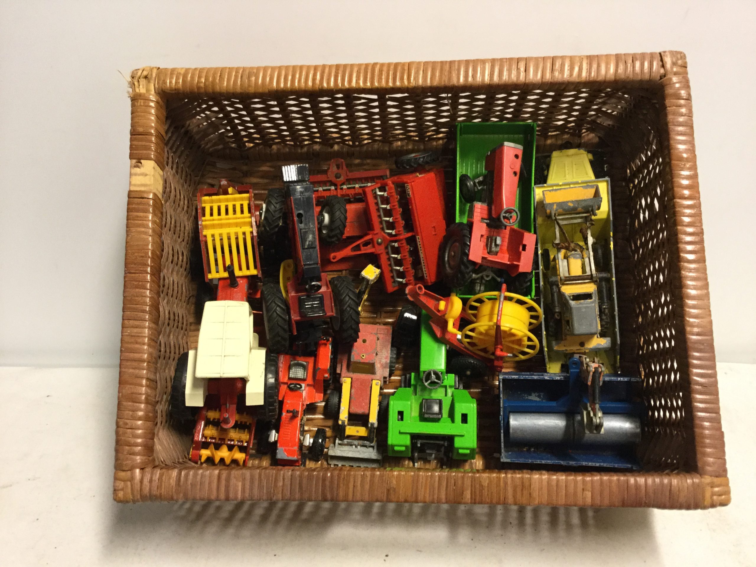 9125F648-66CC-424E-A142-6B9FDD517656