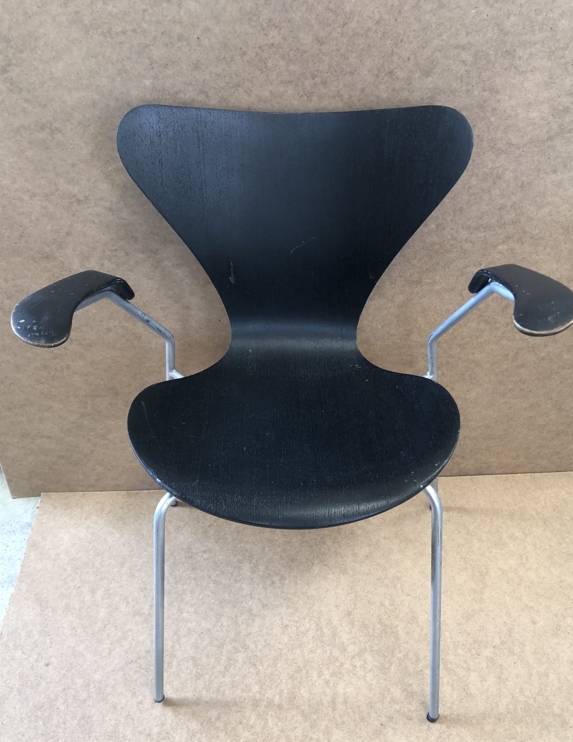 Arne Jacobsen er stol (defekt stel) - 0935 -