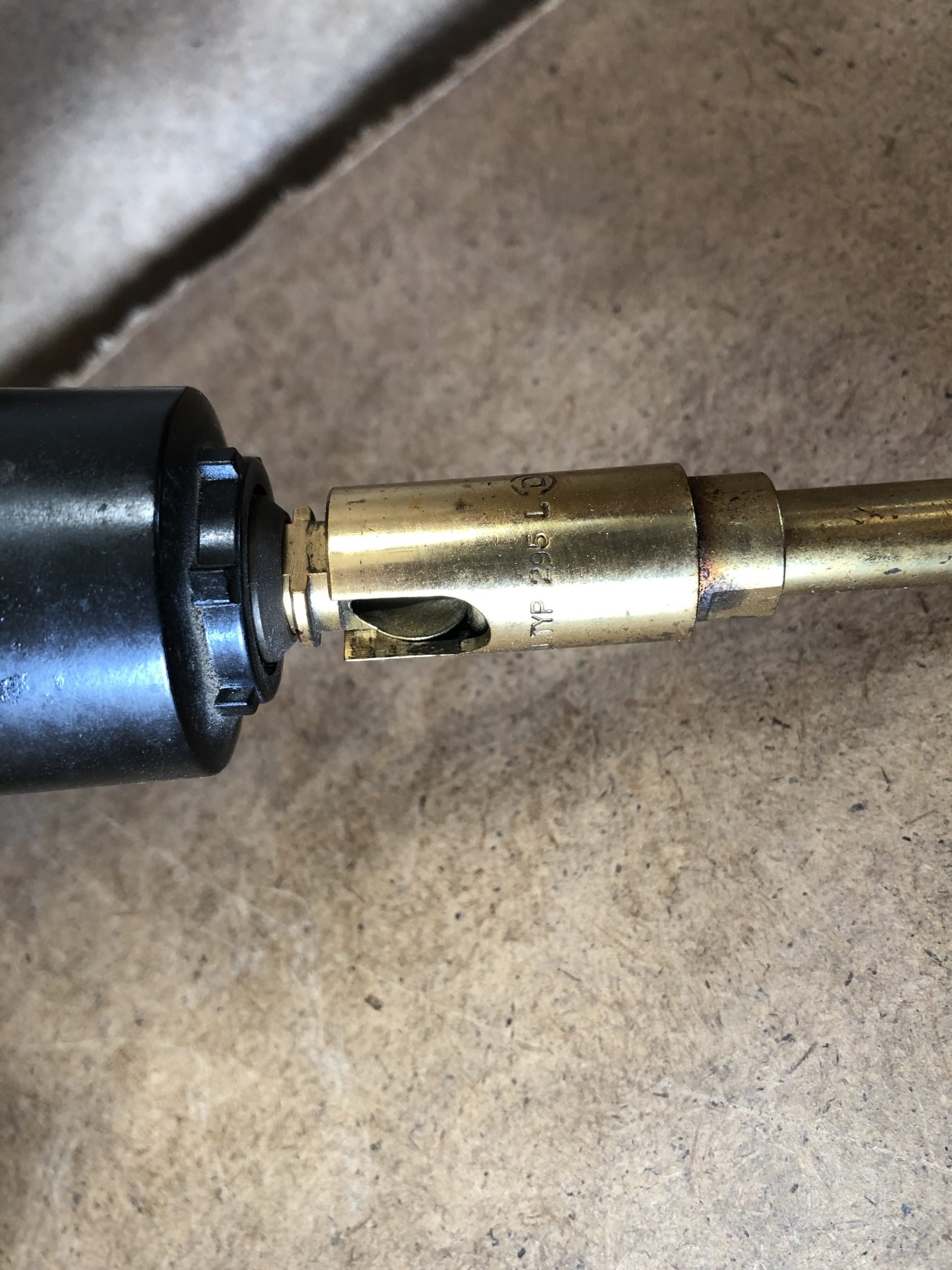 EC68B37A-2BF1-4823-AA99-15DAFA30EDD8