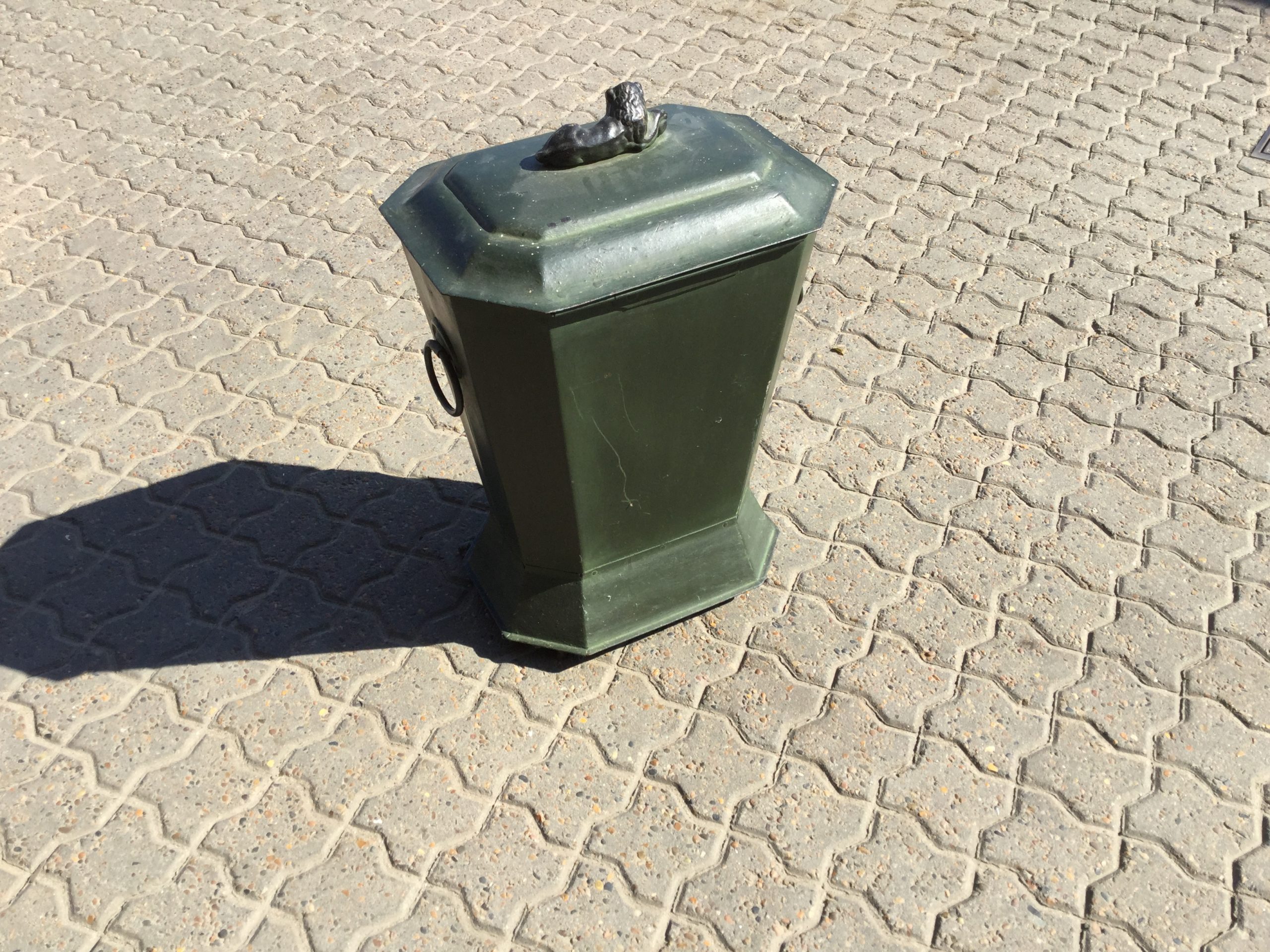 F460F91F-5E6F-4C45-9E40-C984A84EA9B8